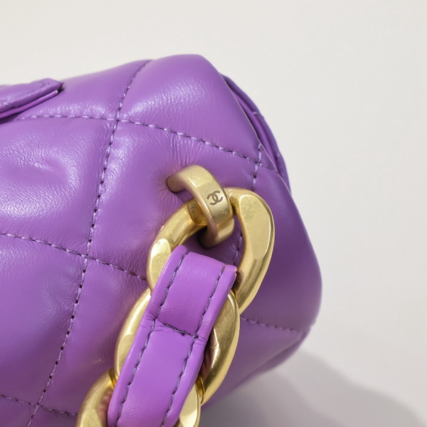 シャネルバッグ角部分ディテール